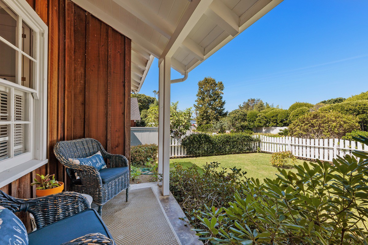 La Jolla Shores Redwood beach cottage