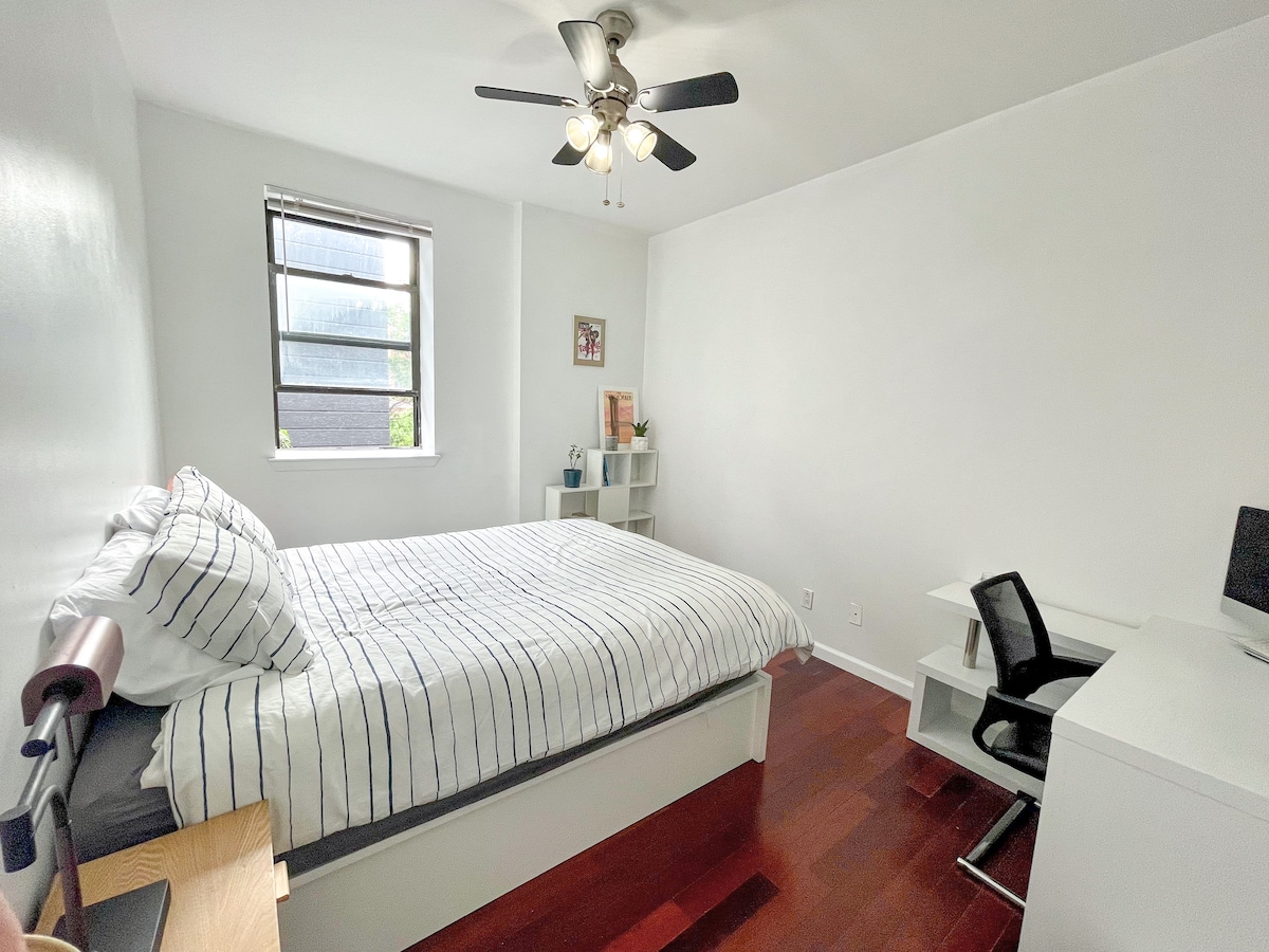 Bright Room 15 min from Manhattan !