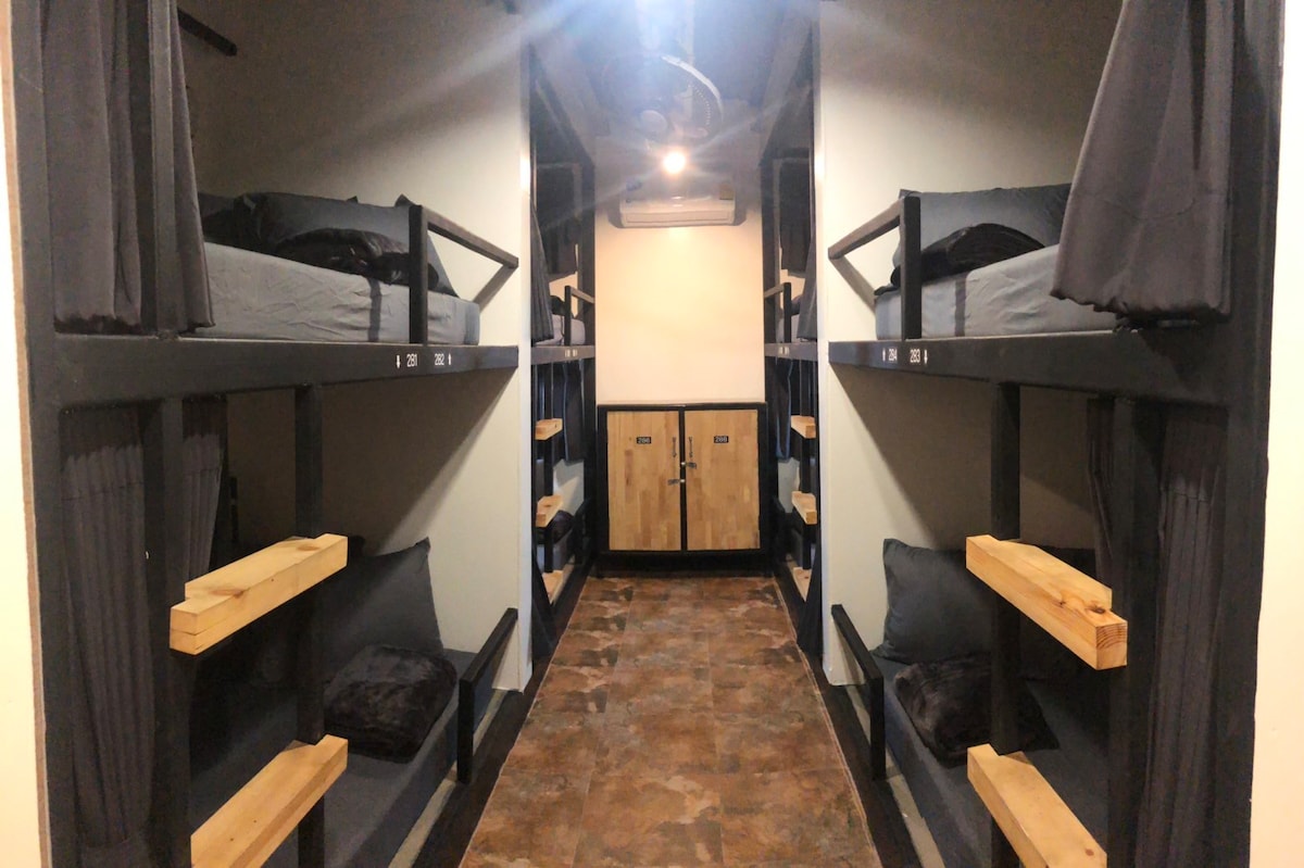 1 Bed in Mix Dormitory Room @Episode11