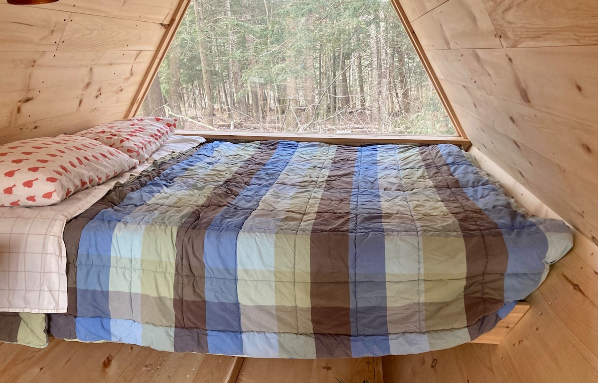 租一个带4间微型小木屋的露营地