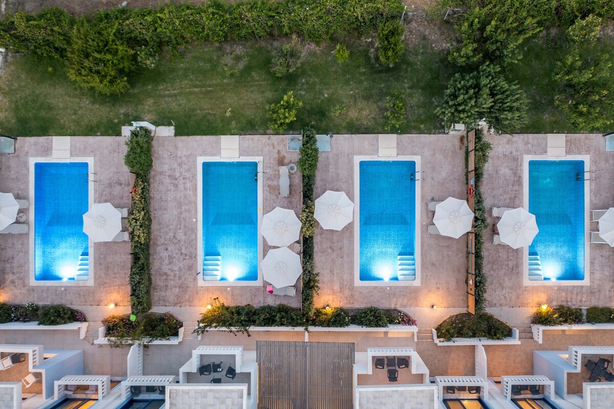 Villa Gardenia next to the sea with private pool