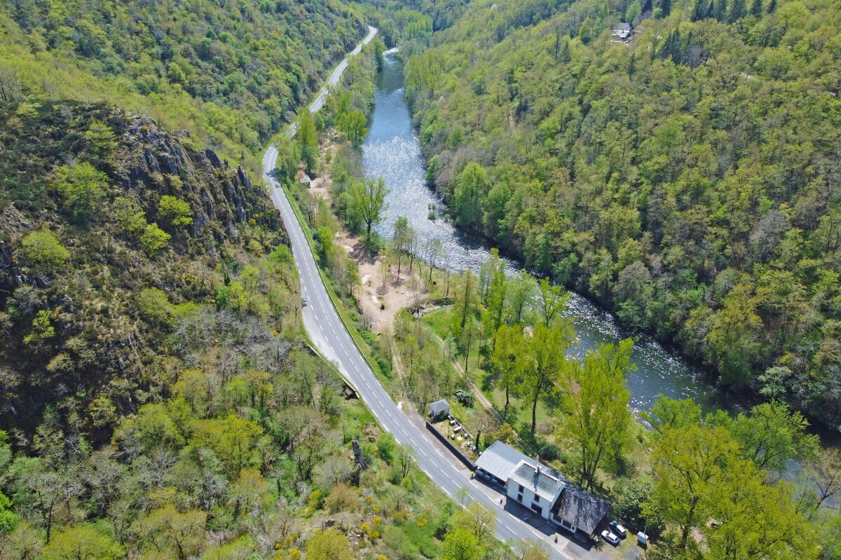 Studio en bord de Rivière