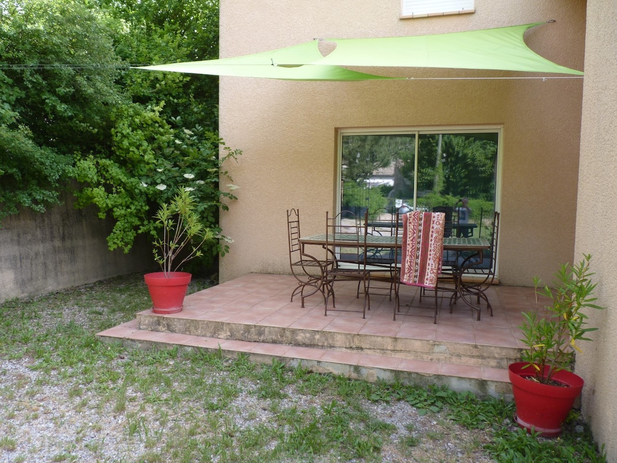 Villa 8 pers, jardin , garage , Vallée Jabron/Lure