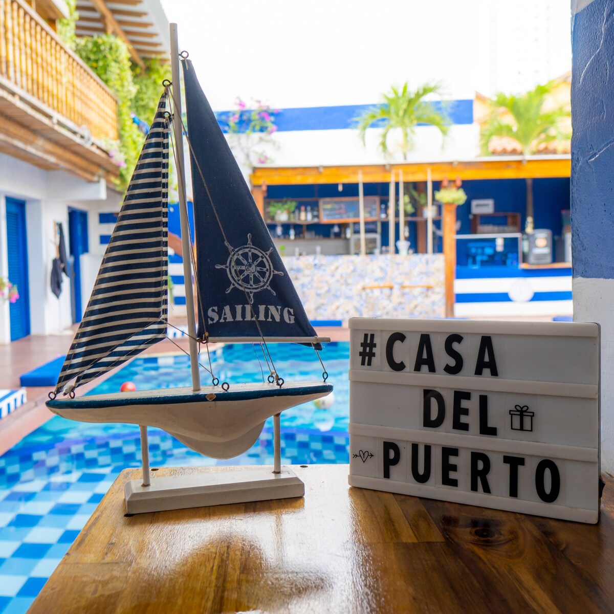 Habitación en Hotel con piscina frente bahía