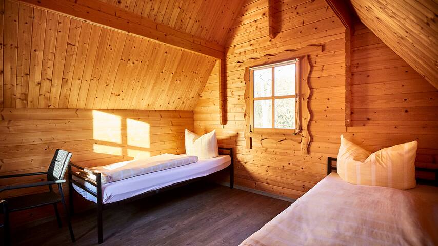 克罗伊茨塔尔茅屋预订查询,上airbnb爱彼迎