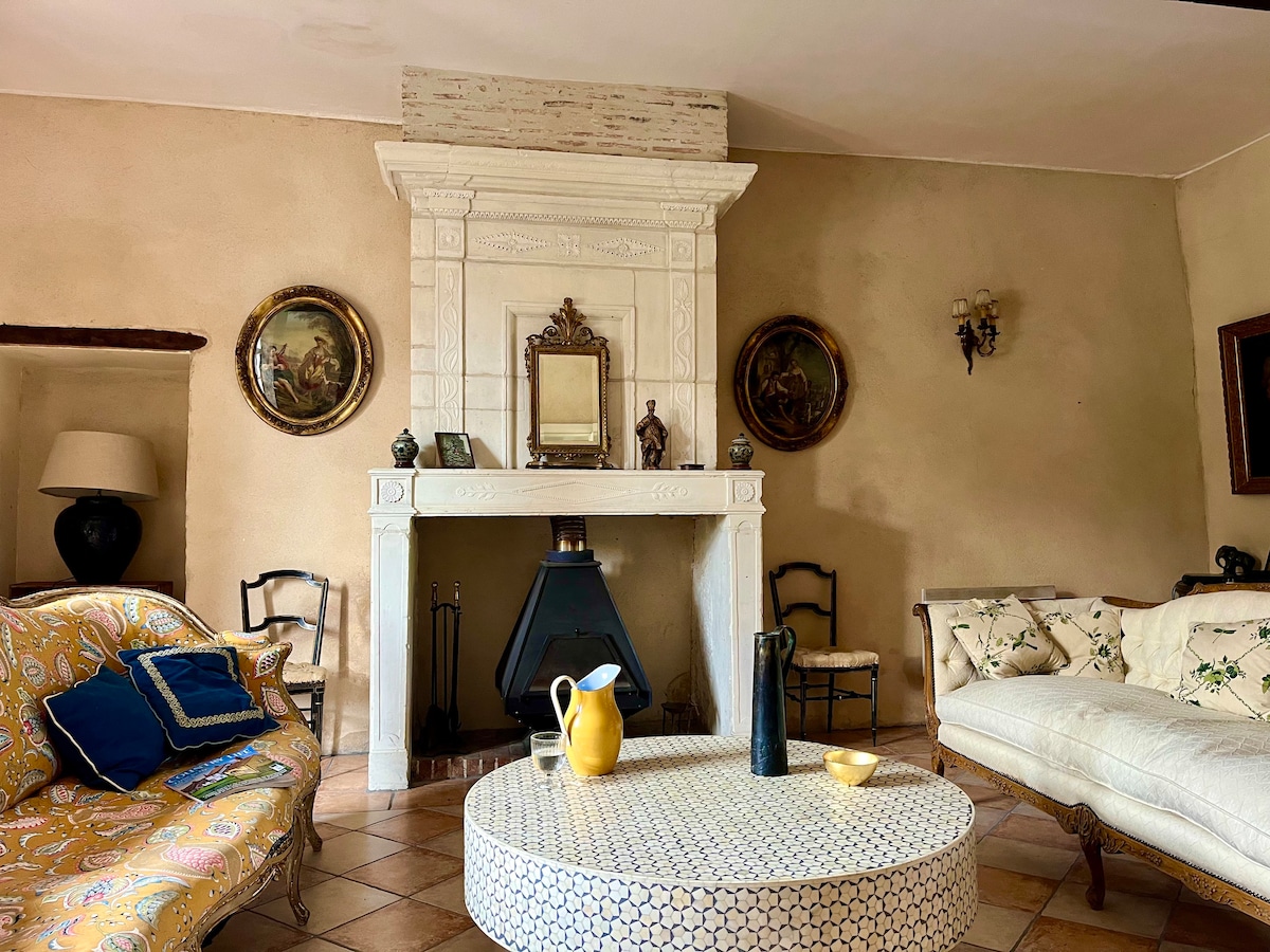 Historic & charming Dordogne house with pool.