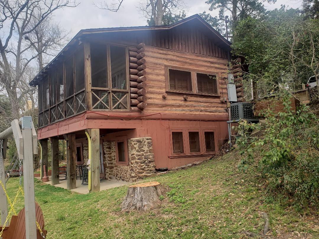 Natchitoches Log Cabin Guest House