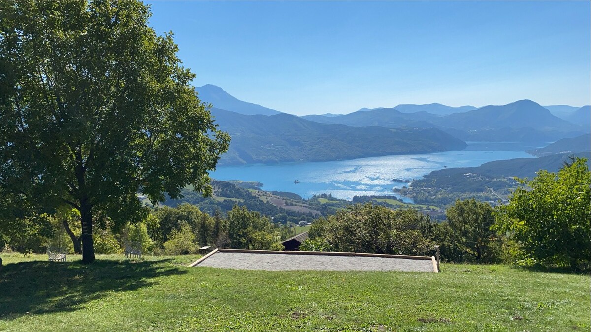 Chalet architecte, vue imprenable lac Serre-Ponçon