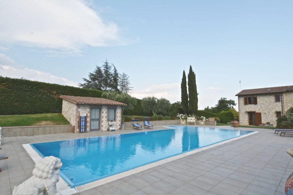 Luxury Villa Umbria by Varental | 4BR + Pool