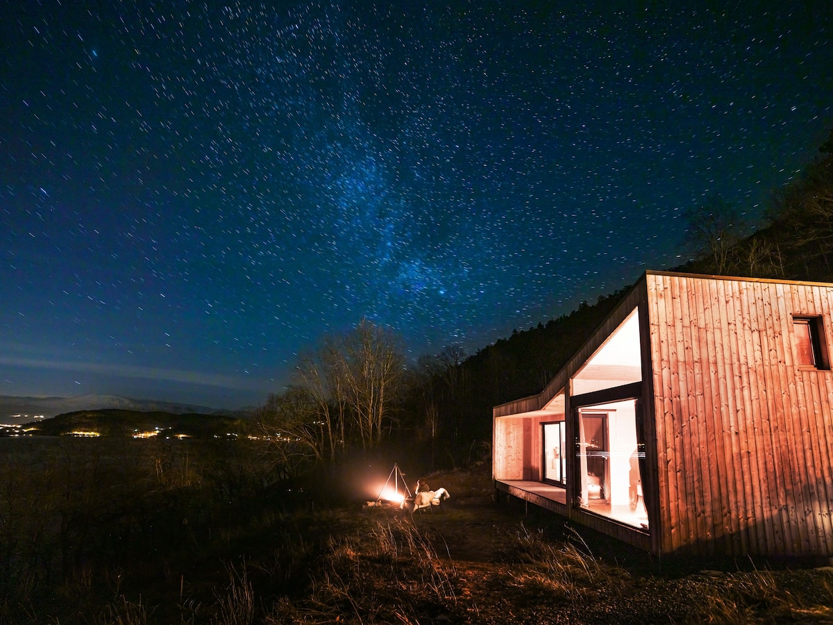 有峡湾景观的Funkis小木屋