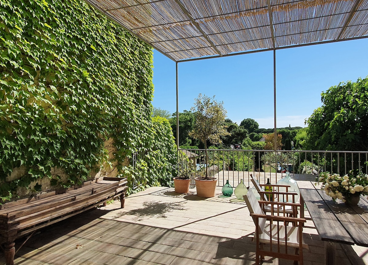 Maison de charme, jardin, piscine, centre d'Uzès