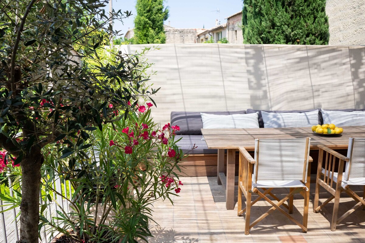 Maison de charme, jardin, piscine, centre d'Uzès