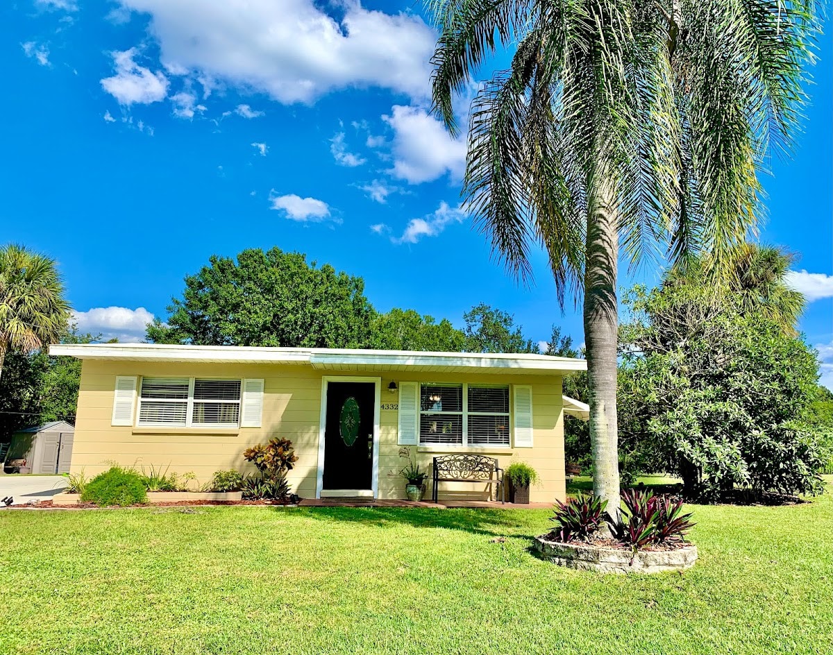 Port Charlotte Canal Cottage