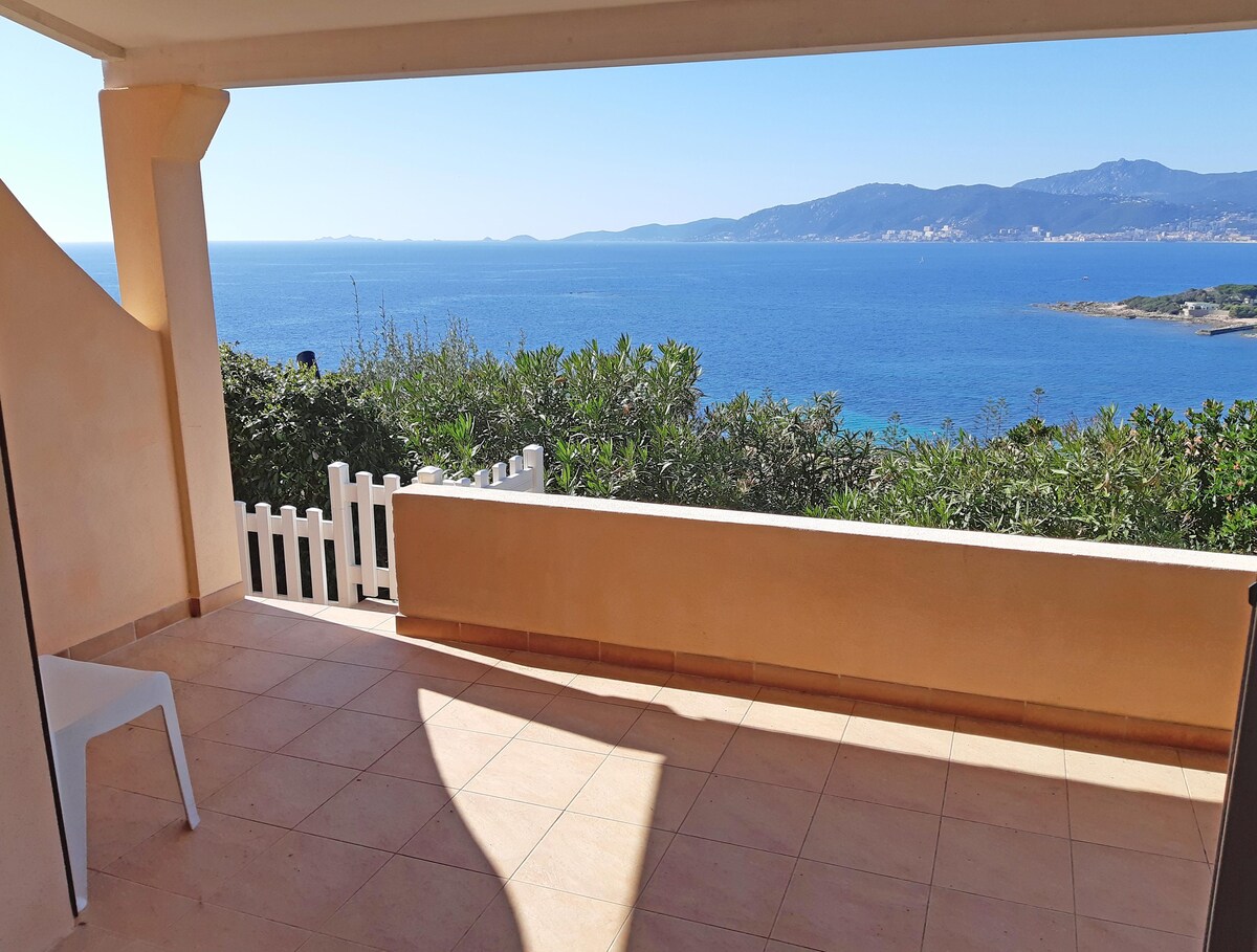 Porticcio: Soleil Topaze: T3 - 68m2, terrasse 20m2