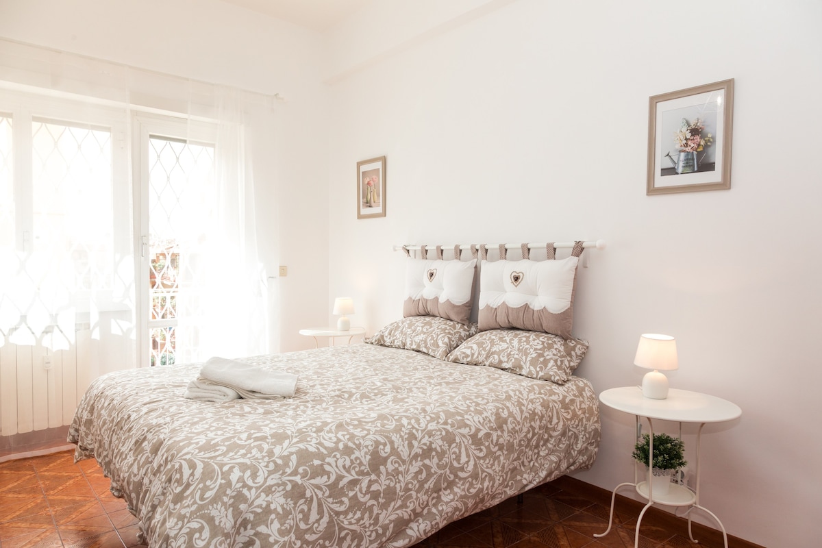 Guesthouse/Affittacamere2- 
na 'Casetta a Roma