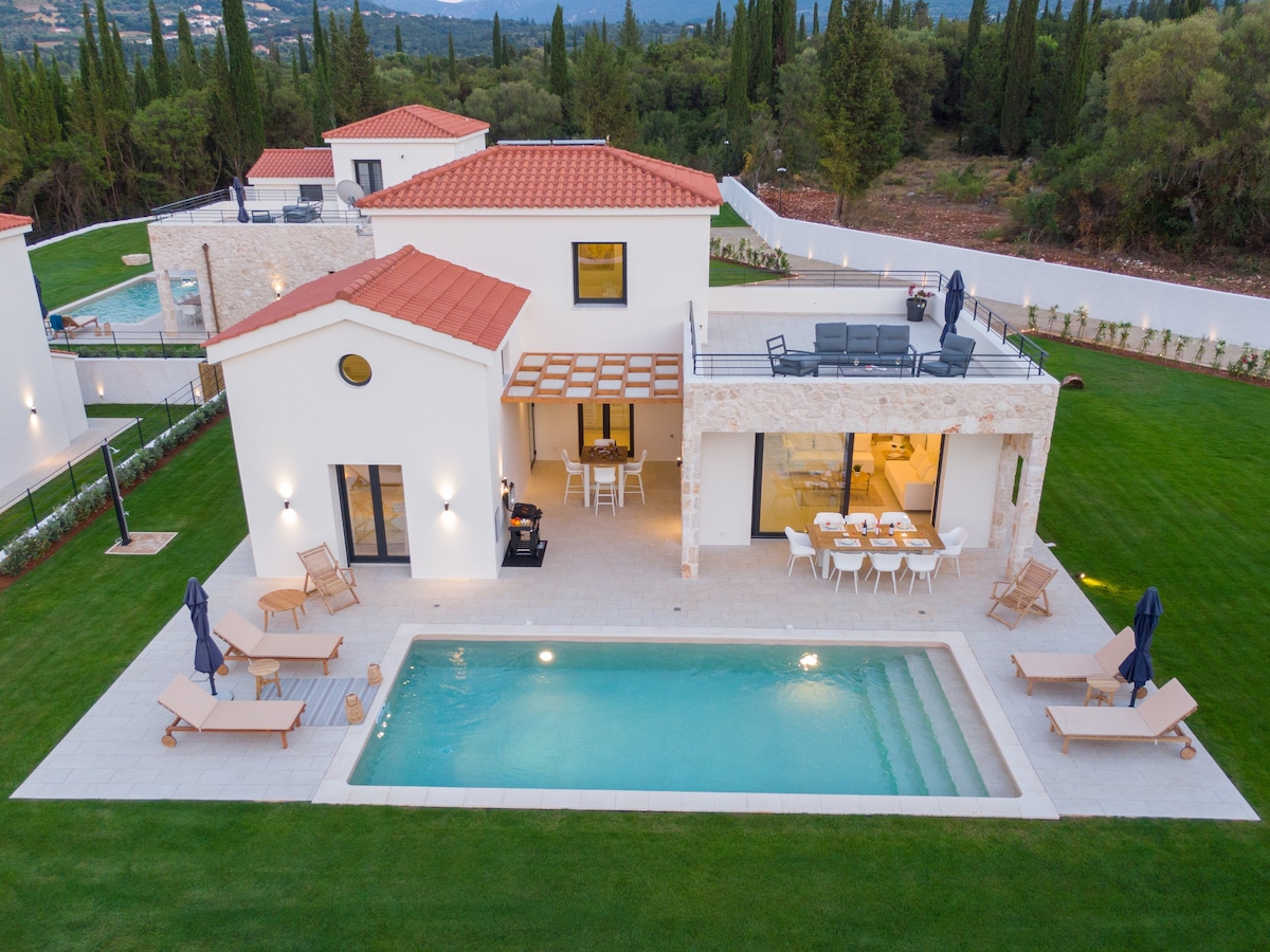 IONIAN TRILOGY PRIVATE HEATED POOL VILLA KATERINA
