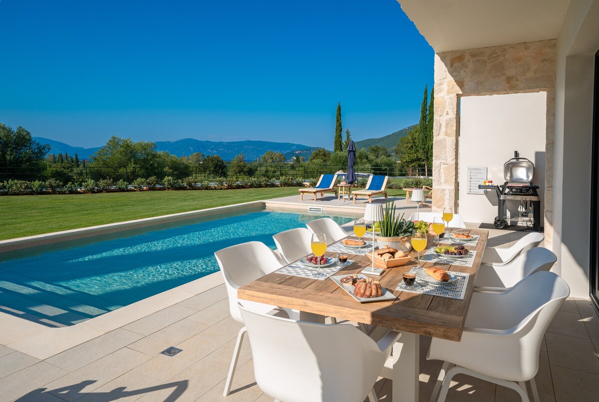 IONIAN TRILOGY PRIVATE HEATED POOL VILLA KATERINA
