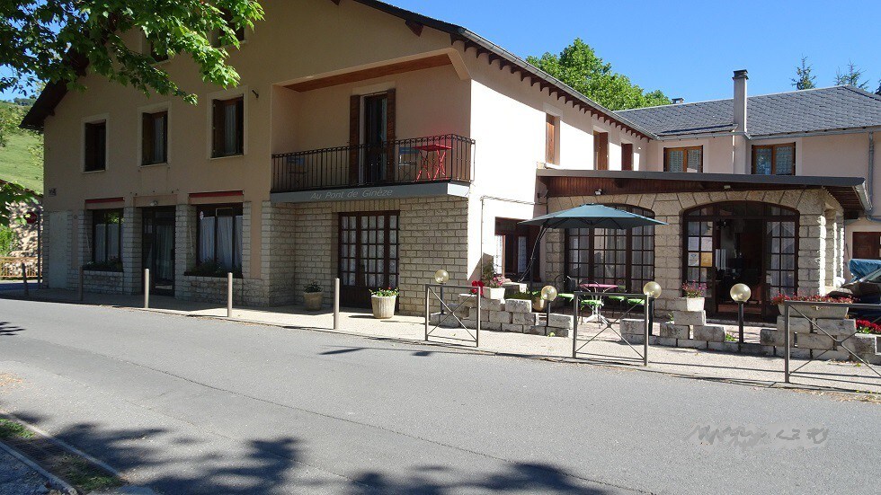 Au pont de la Ginéze, chambres et tables d'hôtes.