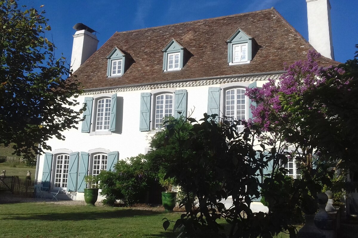 Chambre d'hôtes de la Maison de l Évêque d'Ozenx