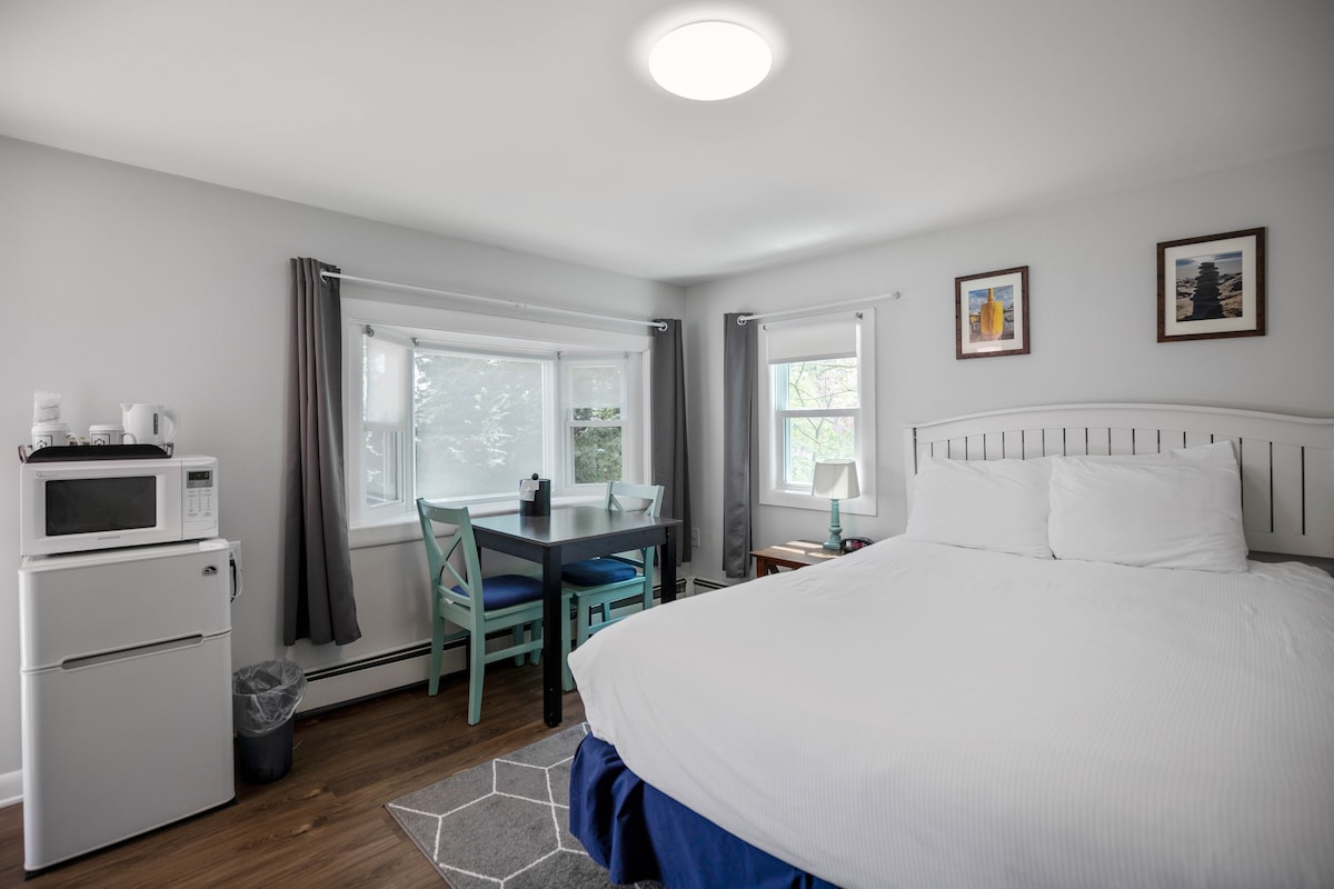 Kittery Inn & Suites -带标准双人床的私人小木屋