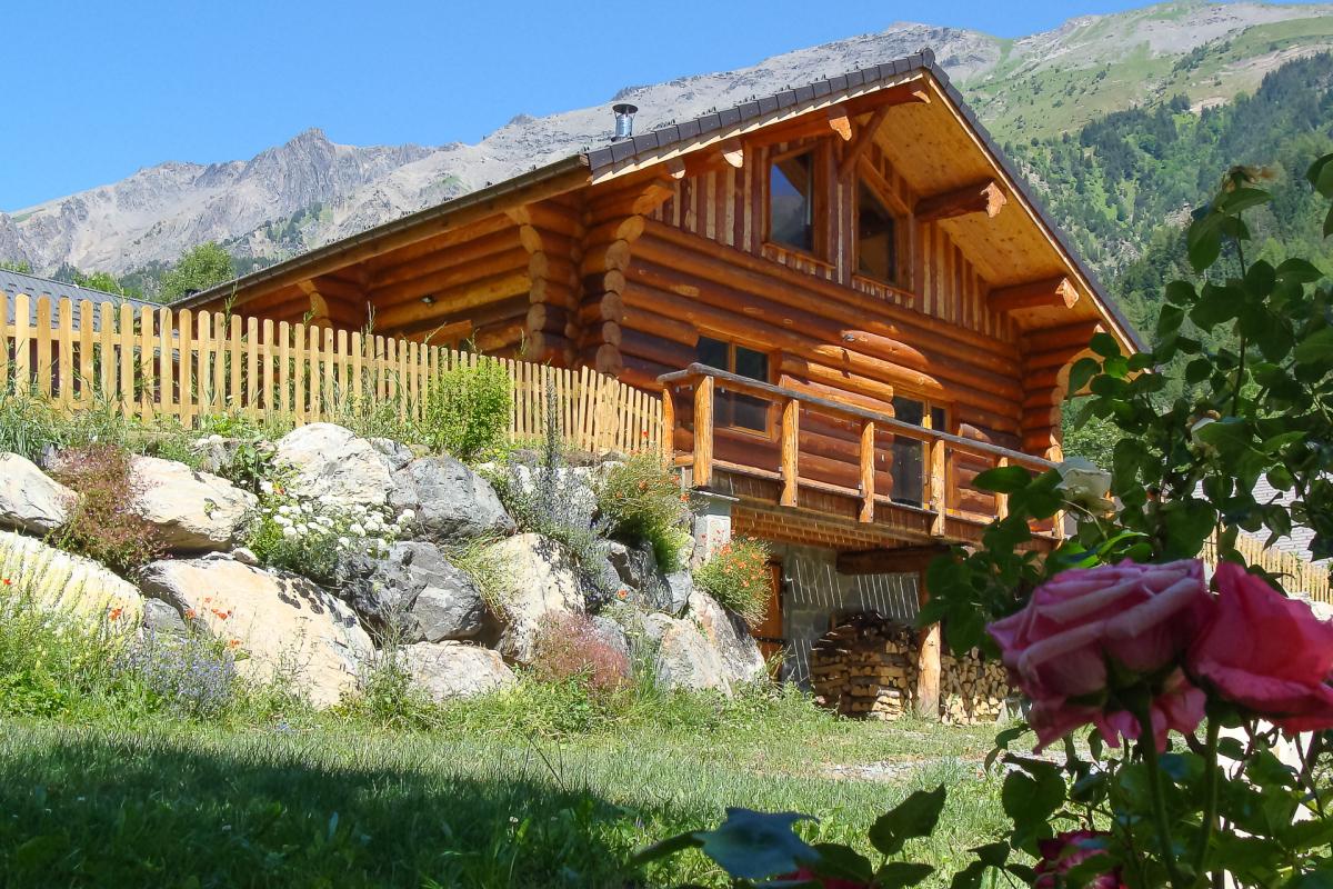 Chalet en rondins le Bécan proche Oisans