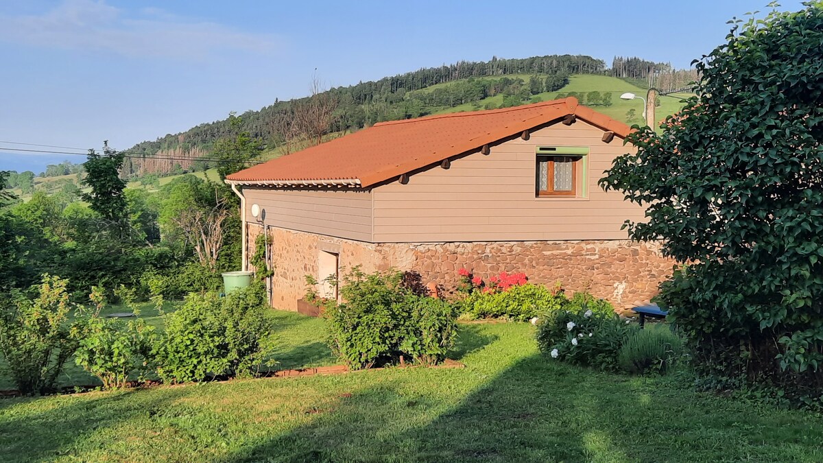 Maison indépendante. Gorges de l'Allier Alt 900m