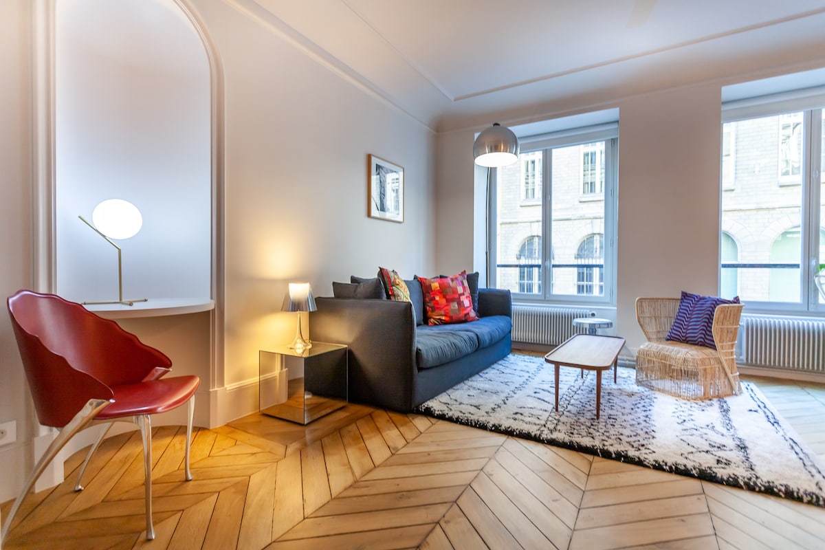 750平方英尺明亮的巴黎公寓-圣拉扎尔
