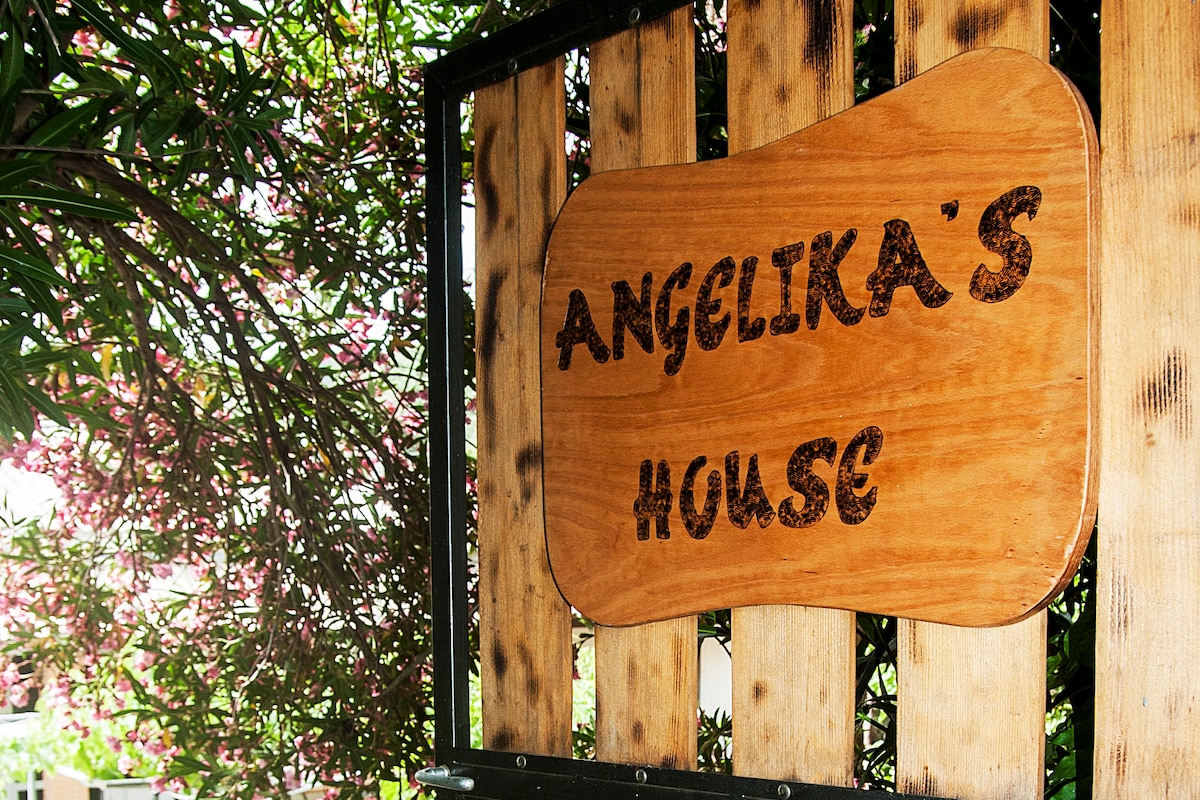 angelikashouse,big house