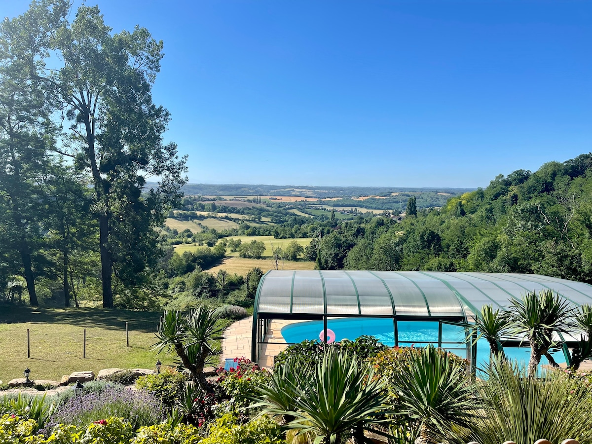 Vue et piscine à 30mn de Lyon et 1h des Alpes