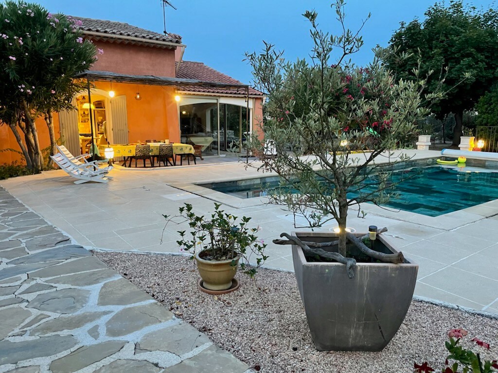 Paisible villa piscine 7pers - 30mins mer