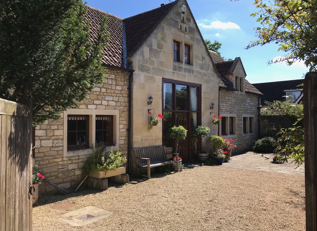 美丽改建的Coach House Holt, Wiltshire