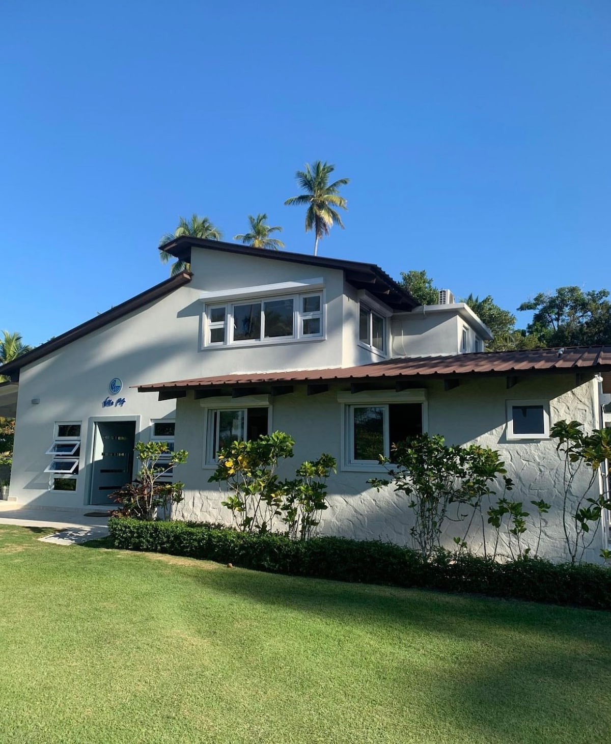 Beachfront luxurious private Villa in Las Terrenas