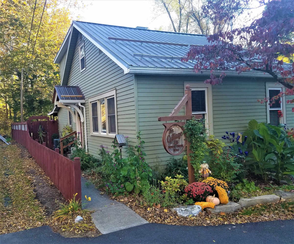 The Cottage on Honey Creek