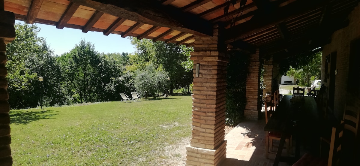 Villa Fontechiara tra le verdi colline marchigiane