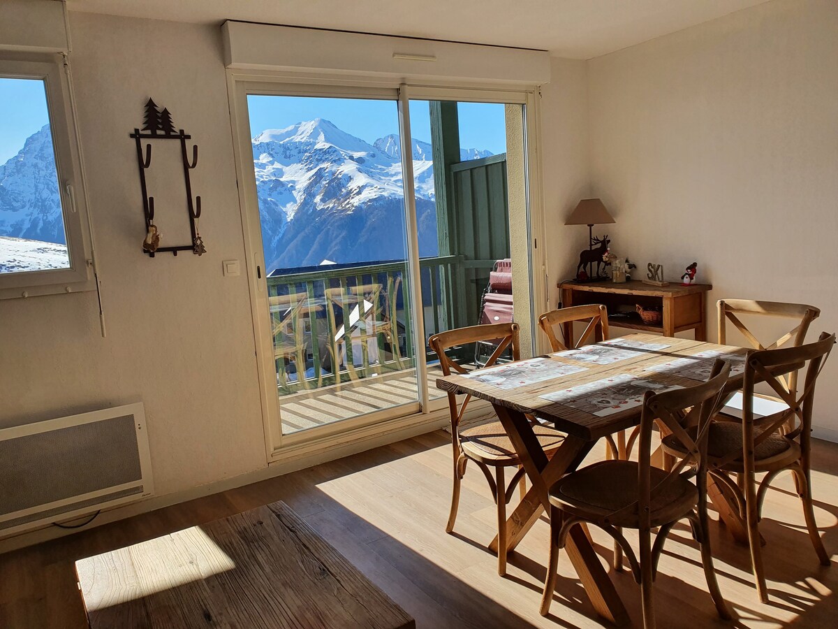 Peyragudes ：可俯瞰比利牛斯山脉美景的单间公寓