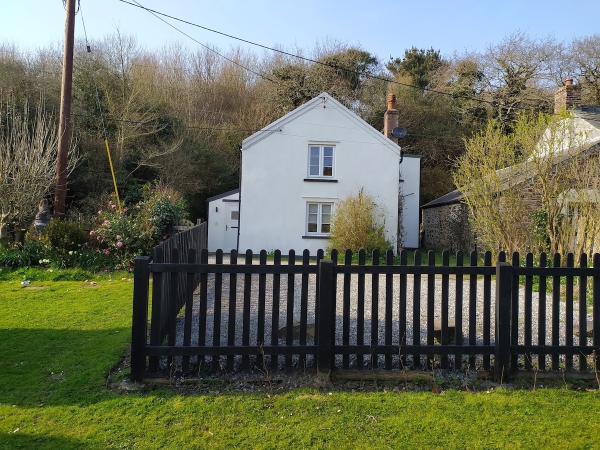 Charming cottage with garden near Bude & beaches