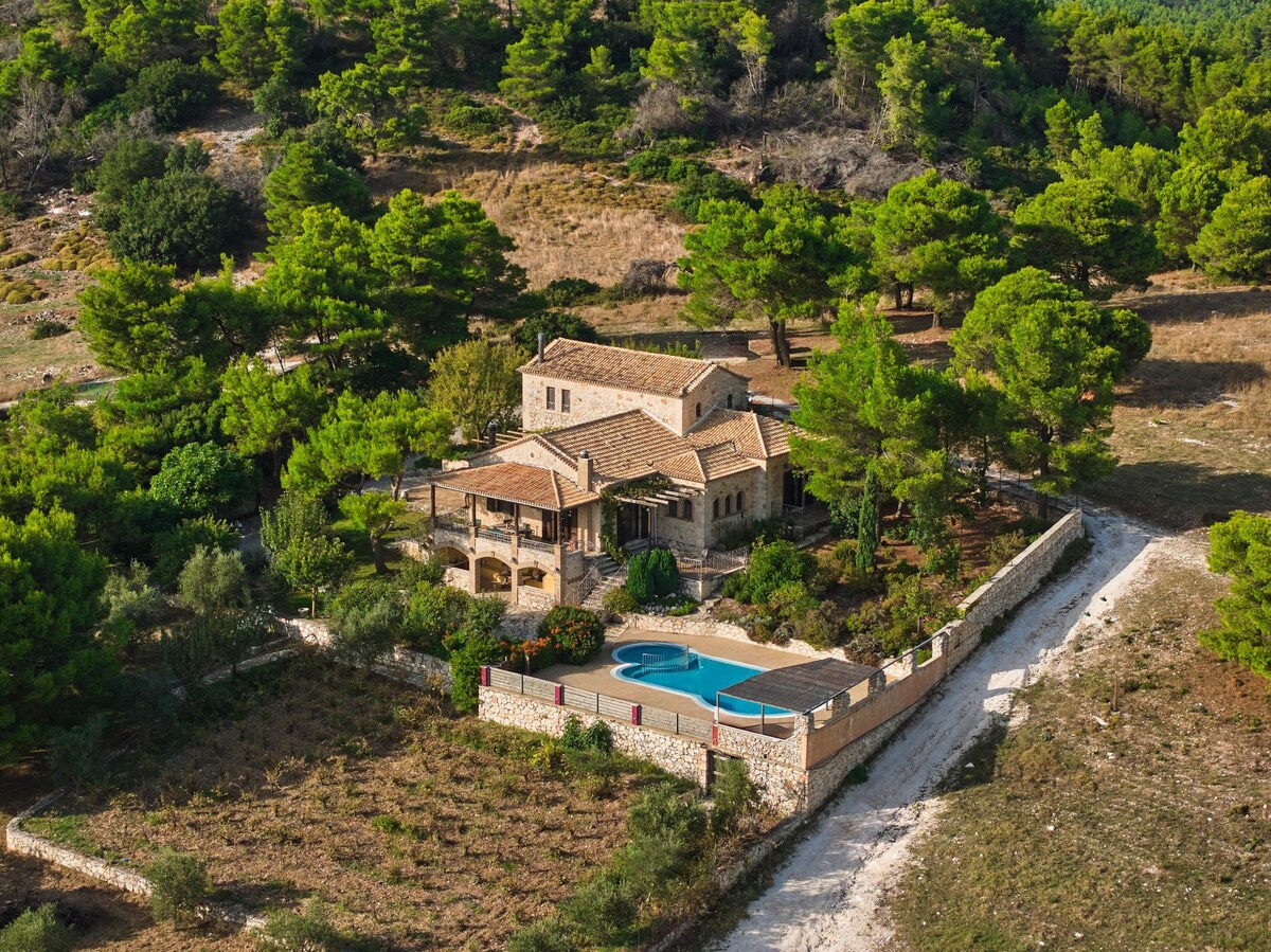 Villa Alexandros - Stone Villa with Private Pool