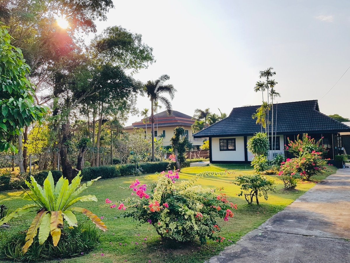 Sunset Beach House 103 （ 103 Baan Suan ）