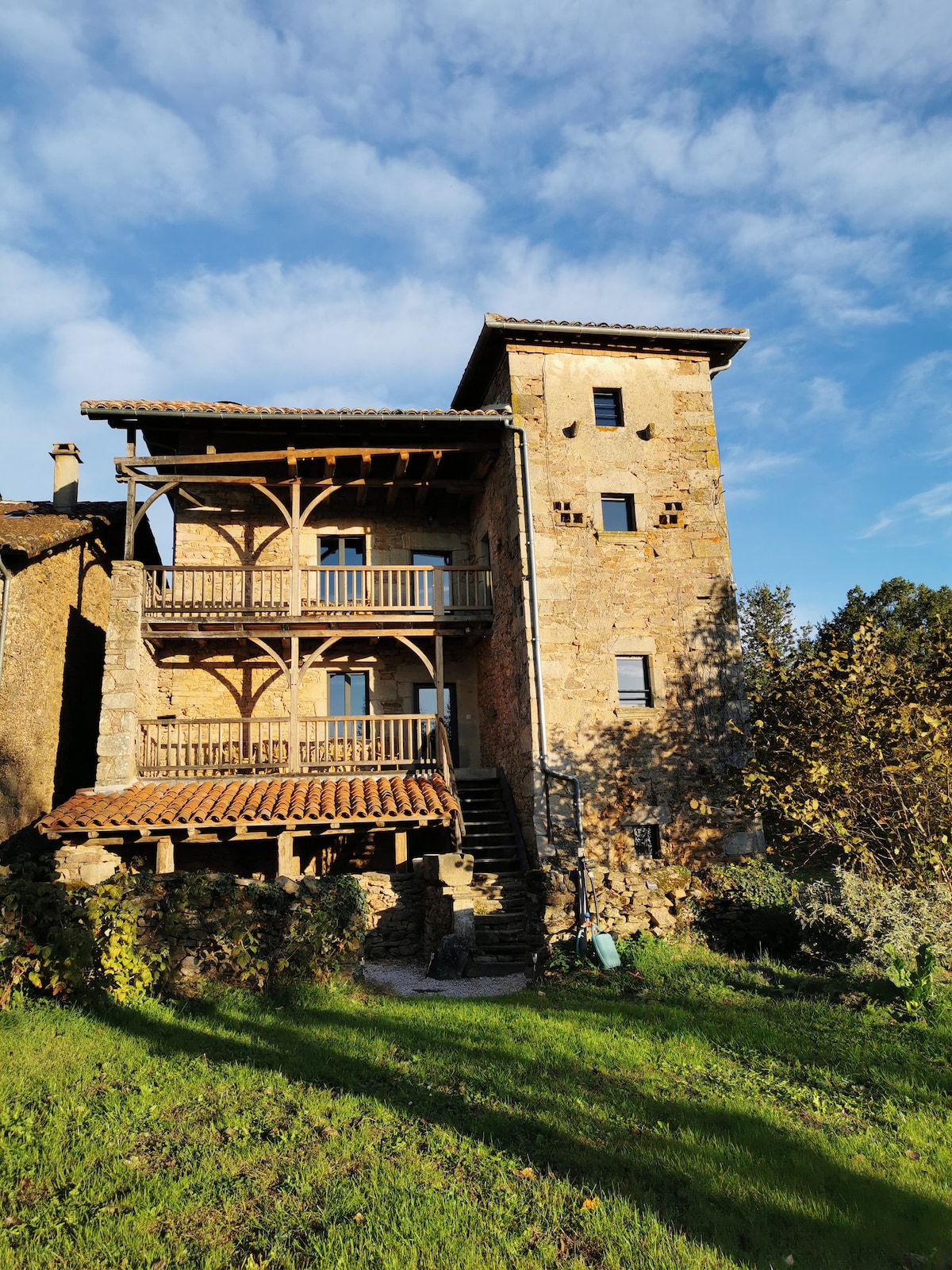 Grande maison de caractère en pierres -superbe vue