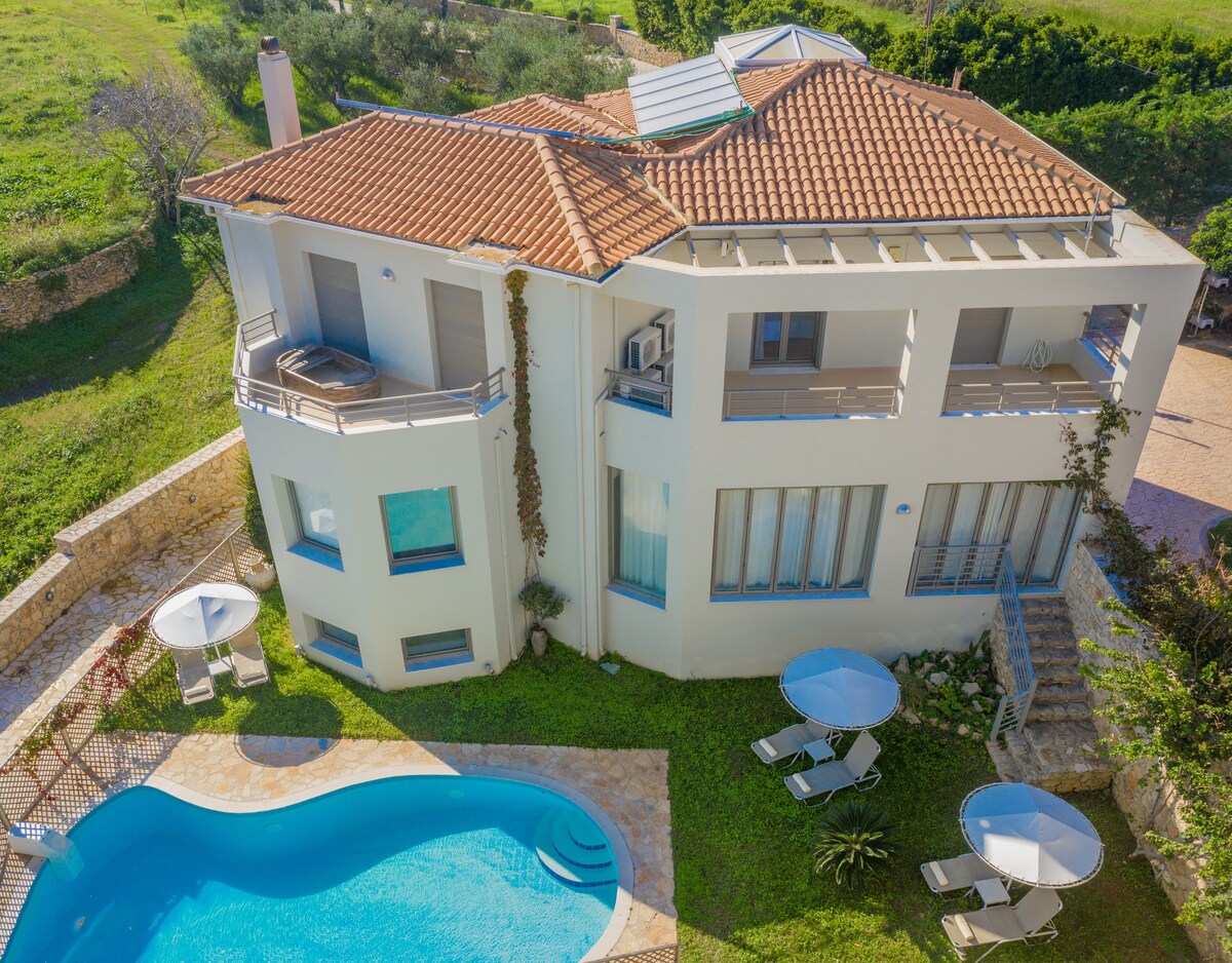 Agapi Deluxe Residence, with Pool & Beach Access