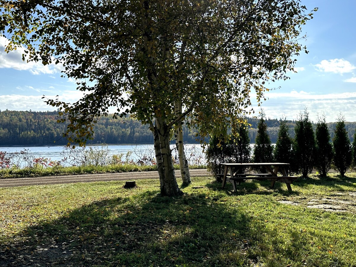 Terrain privé Camping VR-Roulotte au Bord de l'eau