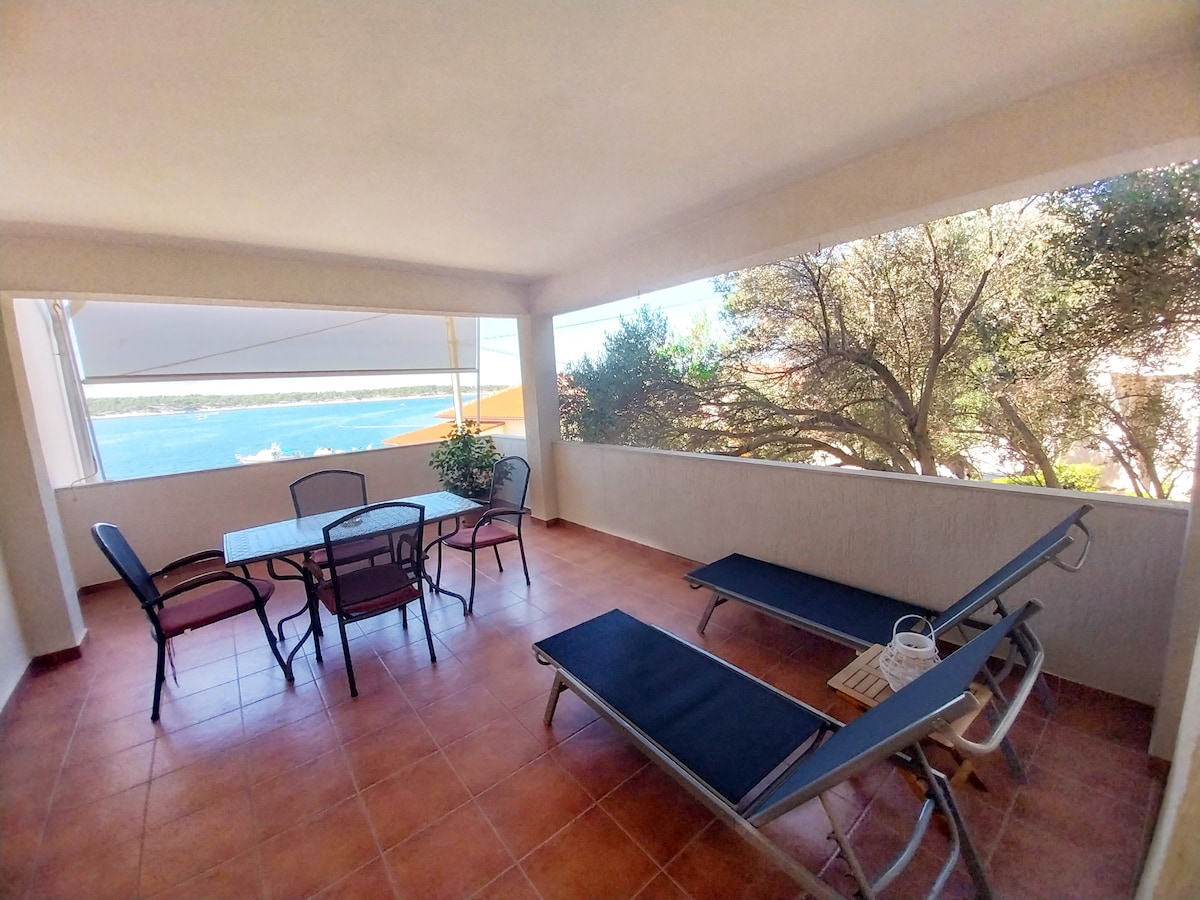 Bright&cosy apartment - 20 meters from the sea