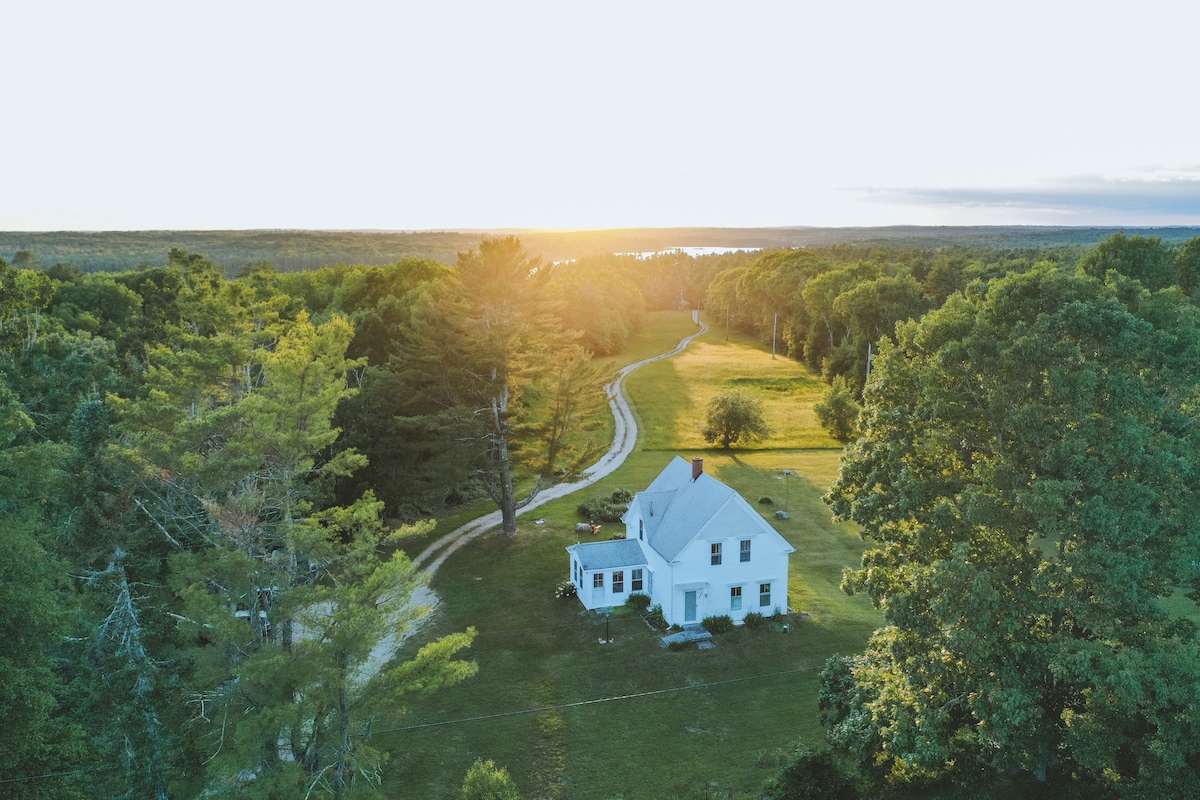 Sauna + Stay in MidCoast Maine - Otyokwa Farmhouse