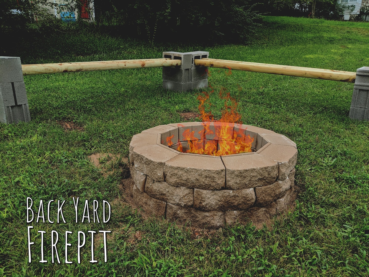 Corner Cottage with Patio Grill, Fire Pit & Kayaks