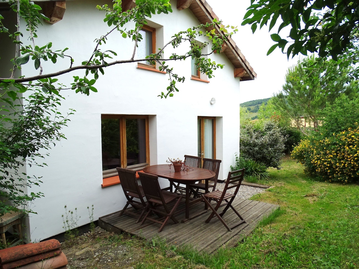 Le Cabanat : gîte avec terrasse et jardin