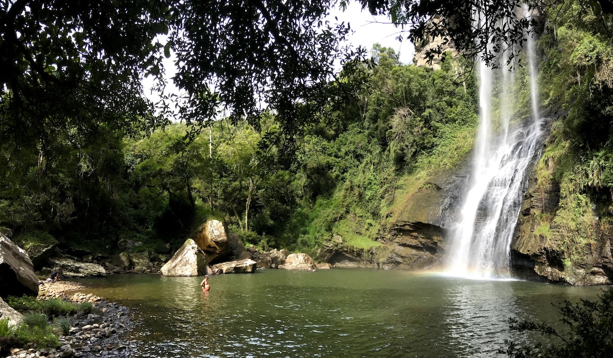 Cabana colonial | Recanto sossegado na natureza