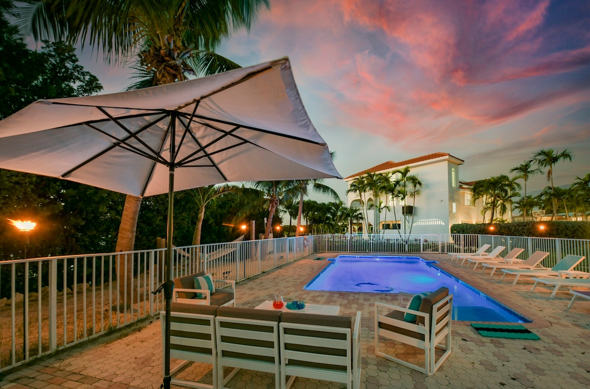 Waterfront Home, 100ft Dock, Kayaks, Paddle boards