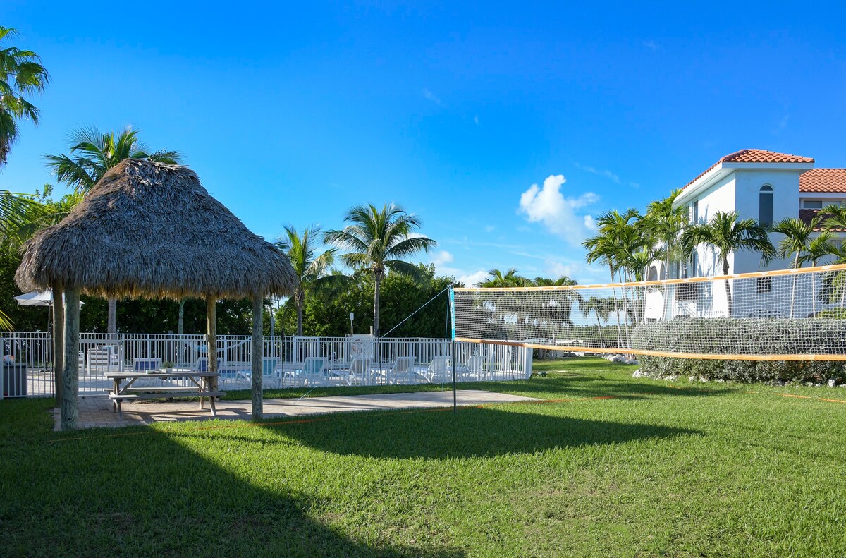 Waterfront Home, 100ft Dock, Kayaks, Paddle boards