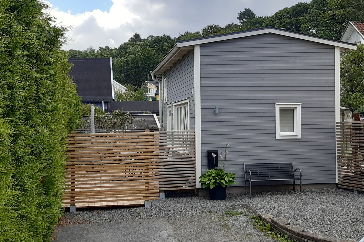 我们的灰色小房子- Sävedalen的微型住宅