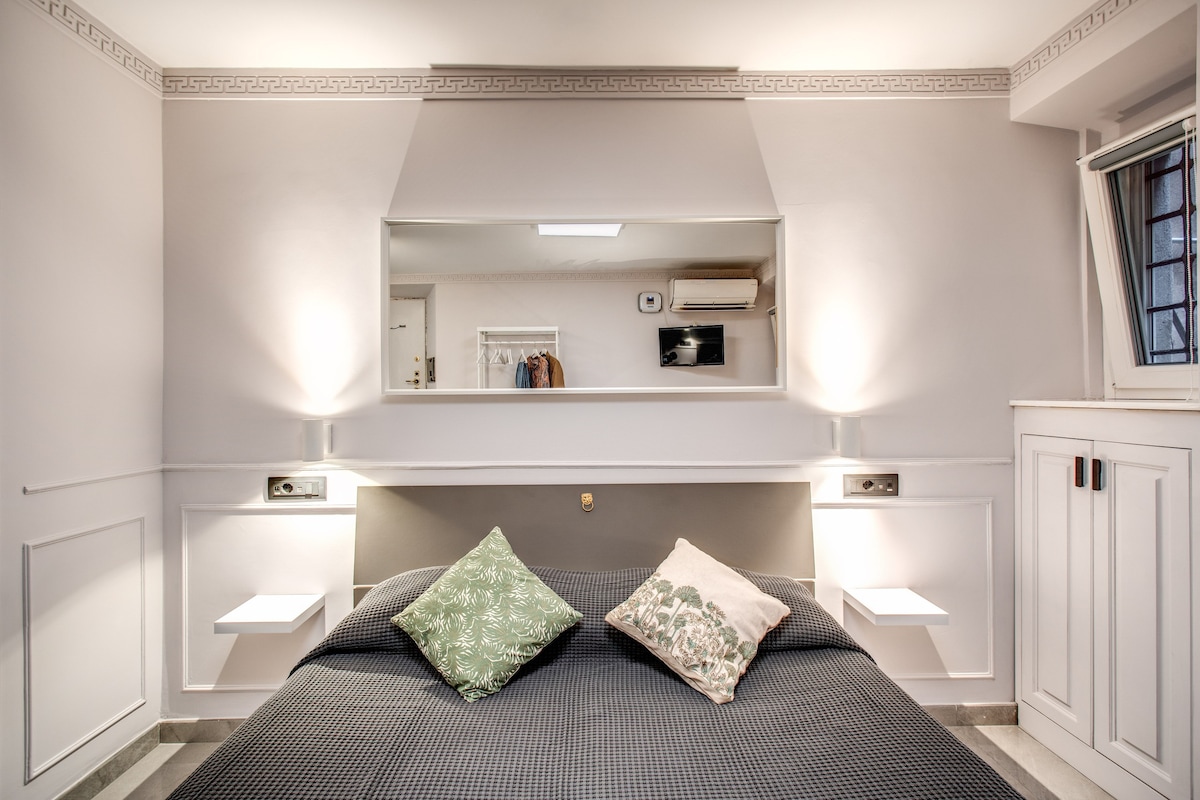 Navona Suite 23